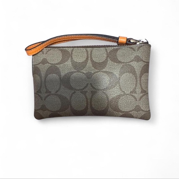 Coach Rainbow Signature Wristlet – Brown Monogram ✨🌈 - Picture 2 of 3